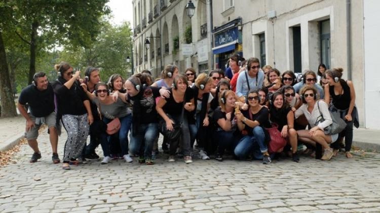 un groupe de personnes lors d'une activité de team-building l'Eto'nantes