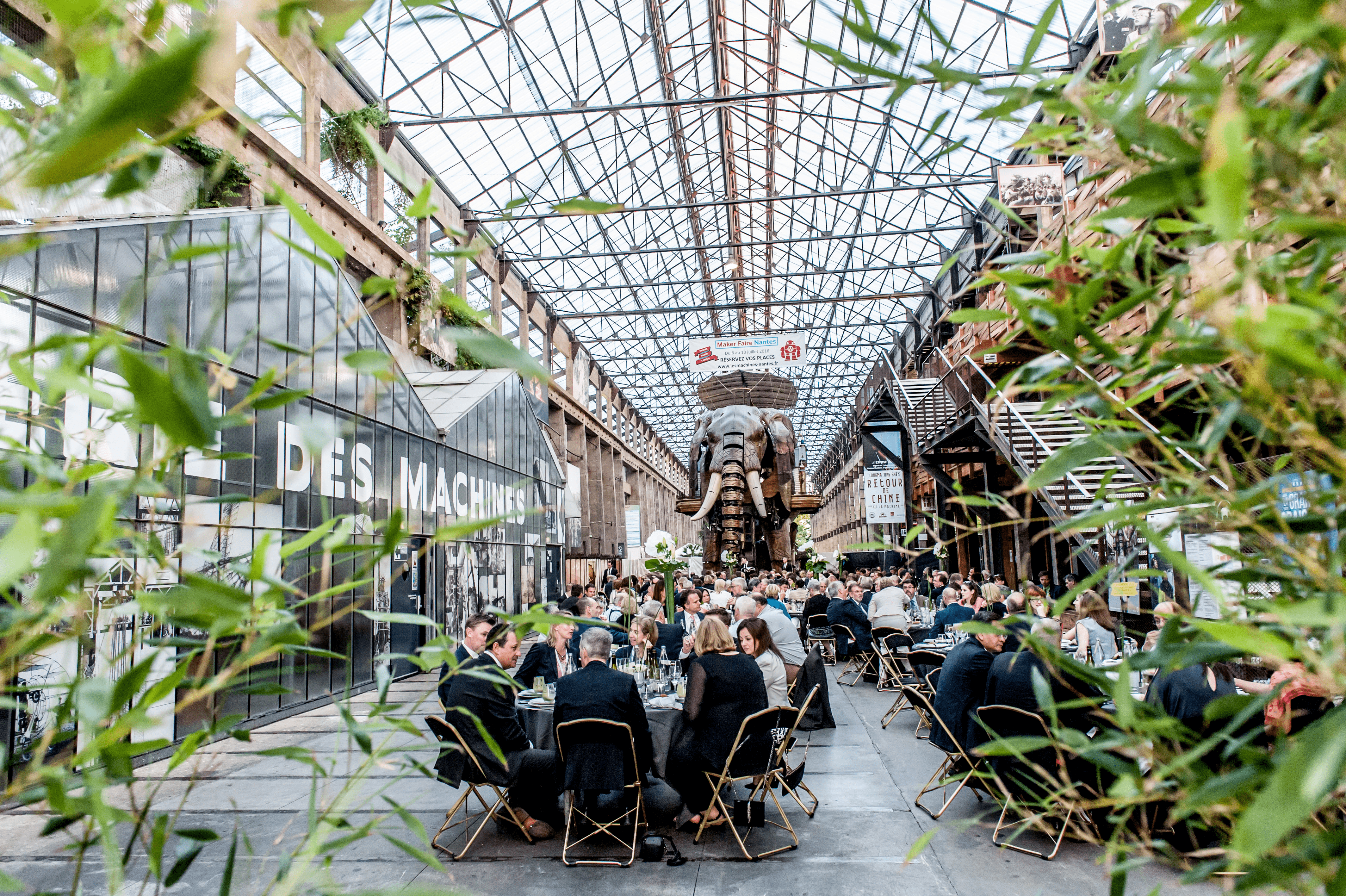 Repas professionnel devant l'Eléphant de Nantes 