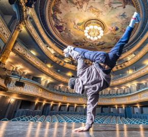 Danseur dans un théâtre