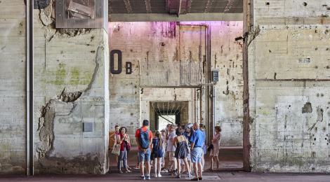 VISITE DE LA BASE SOUS-MARINE - SAINT NAZAIRE RENVERSANTE