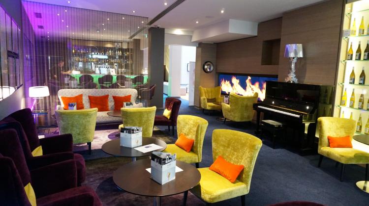 Salle de restaurant vide
