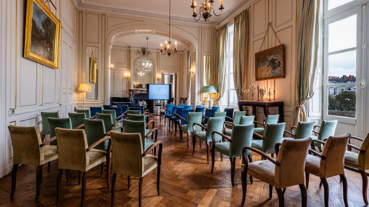 LES SALONS DE LA PLUME