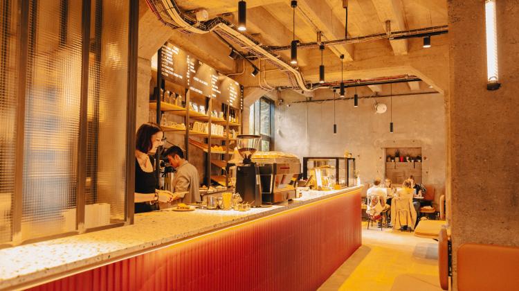MADELINE CAFE - _ICILUNDI
