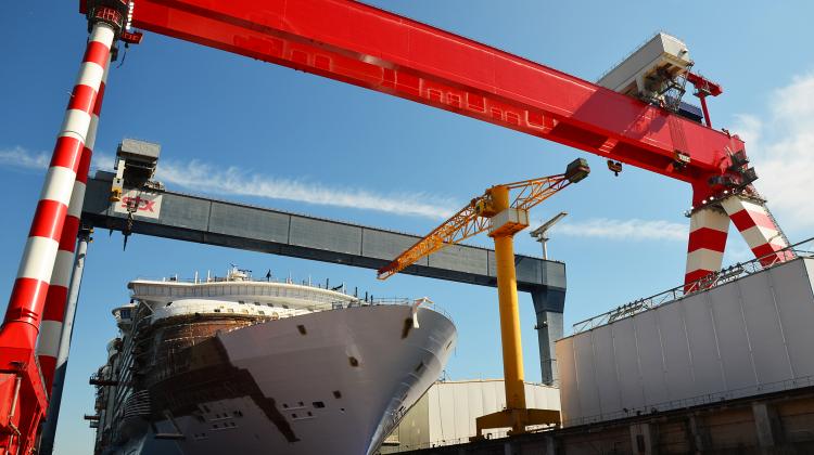 VISITE DES CHANTIERS NAVALS - SAINT-NAZAIRE RENVERSANTE