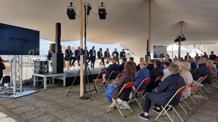 ÉCLUSE FORTIFIÉE - SAINT-NAZAIRE RENVERSANTE