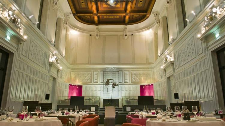 Salle de restaurant du Radisson Blu à Nantes