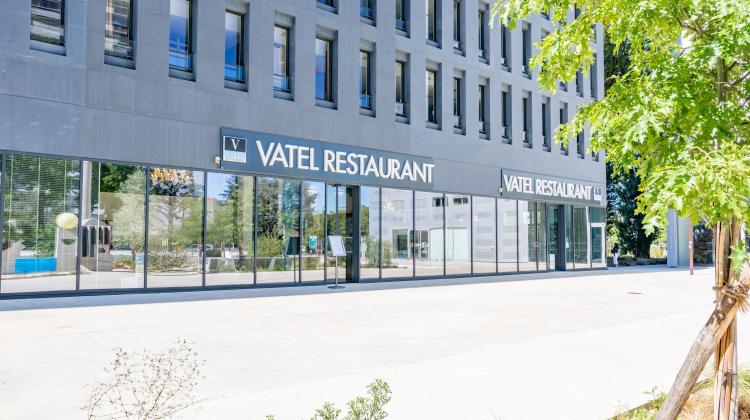Entrée du restaurant Vatel à Nantes