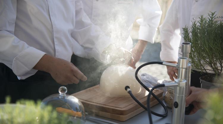 Préparation repas du traiteur La Maison Hebel